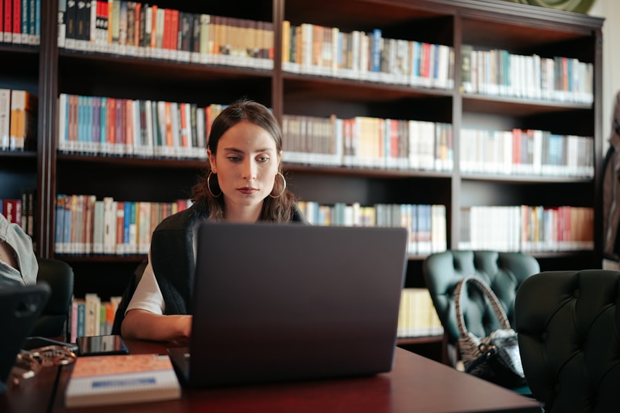 Campus Academia style focusing in the library